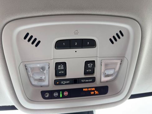 Used 2020 Chevrolet Traverse High Country AWD/4WD image 15