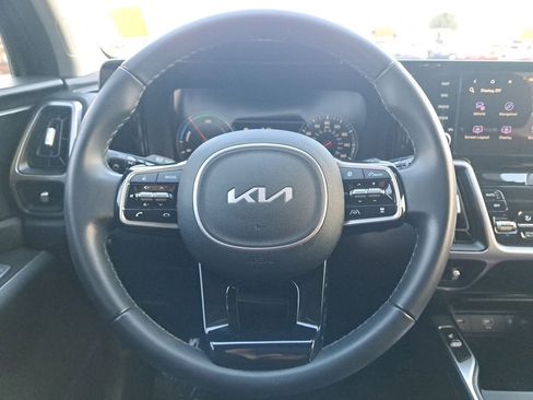 Used 2023 Kia Sorento EX image 19
