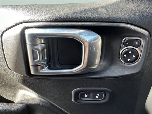 Used 2024 Jeep Gladiator Sport image 29