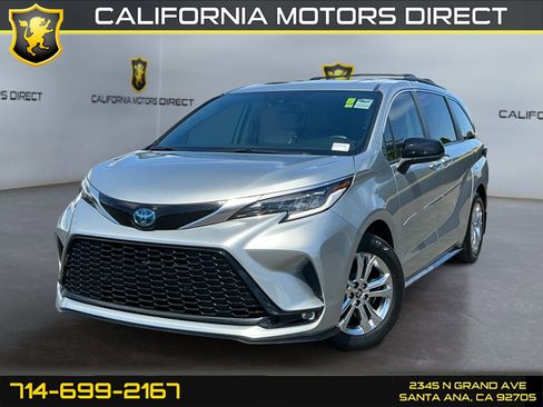 Used 2022 Toyota Sienna XSE AWD/4WD image 1