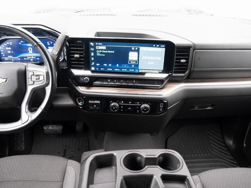 Used 2024 Chevrolet Silverado 3500 LT image 15