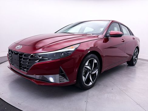 Used 2023 Hyundai Elantra Limited FWD image 13