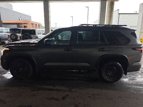 Used 2026 Toyota Sequoia TRD Pro AWD/4WD image 5