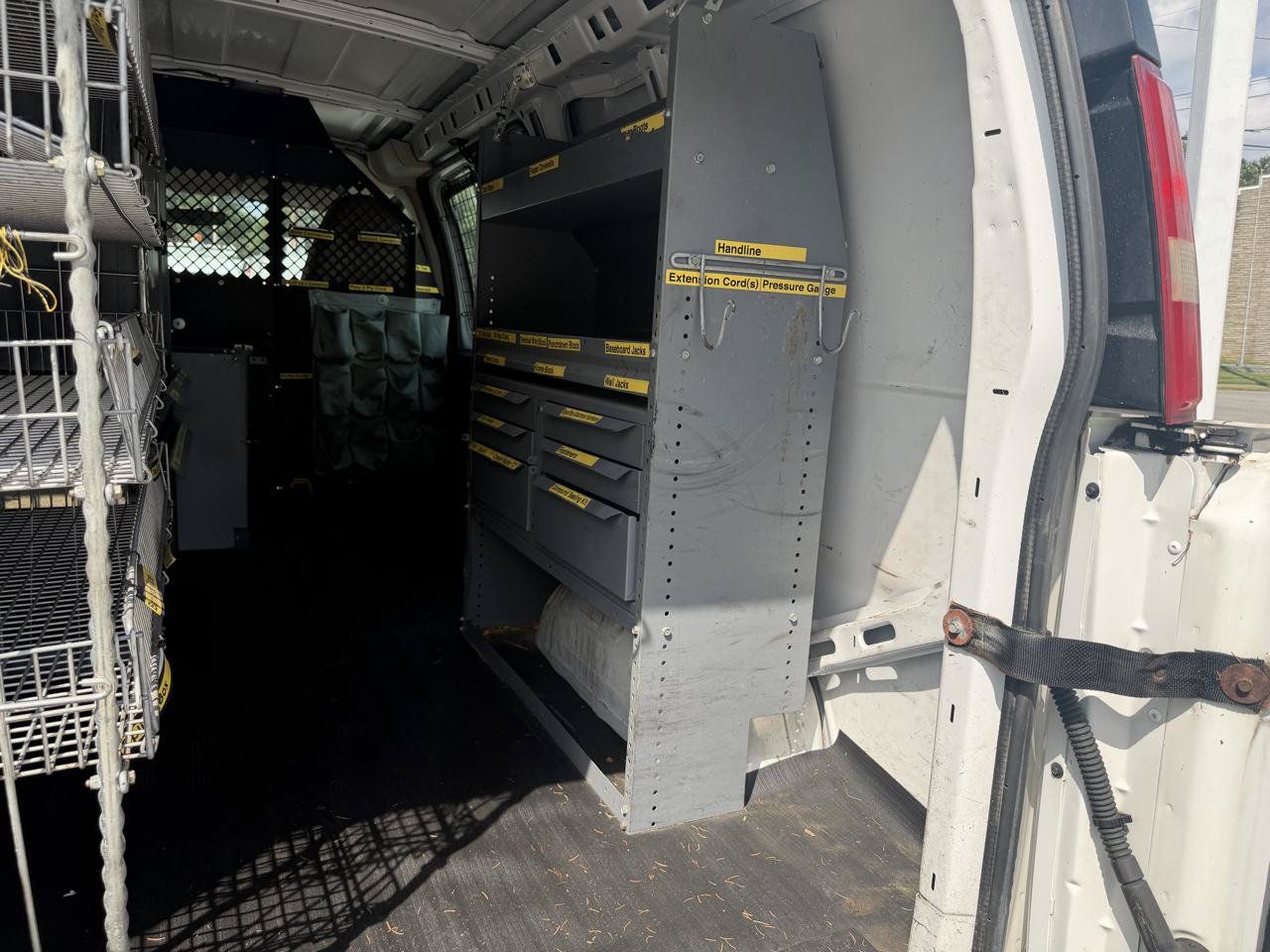 Used 2012 Chevrolet Express 2500 RWD image 16