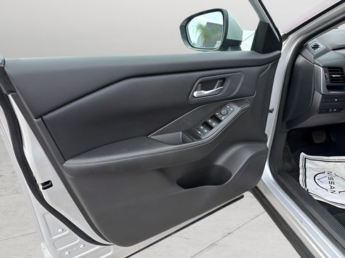 Certified 2024 Nissan Rogue SV AWD/4WD image 39