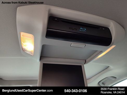 Used 2016 Toyota Sequoia Platinum image 36