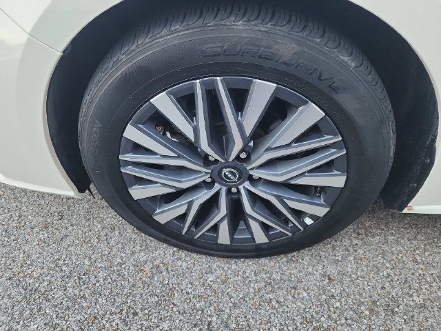 Used 2025 Nissan Altima 2.5 SV FWD image 20