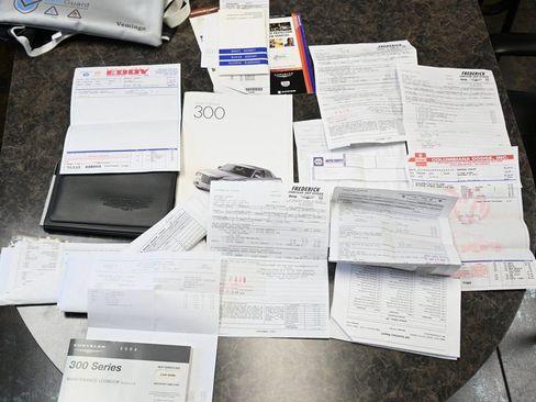 Used 2006 Chrysler 300 C w/ Sound Group II image 36