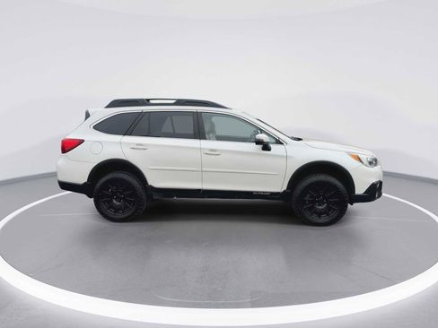 Used 2015 Subaru Outback 2.5i Limited AWD/4WD image 9