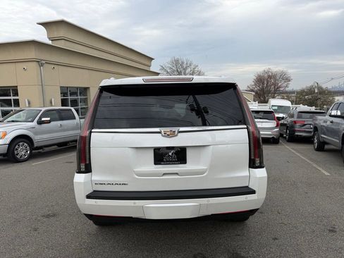 Used 2018 Cadillac Escalade Premium Luxury AWD/4WD image 6