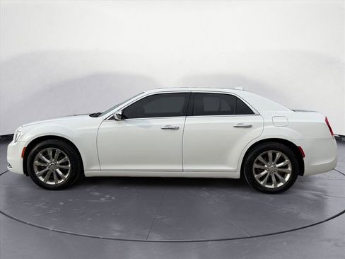 Used 2020 Chrysler 300 Limited image 3