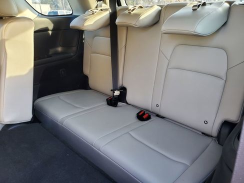 Used 2023 Nissan Pathfinder SL image 10