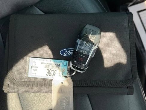 Used 2017 Ford Explorer XLT w/ Equipment Group 202A AWD/4WD image 40