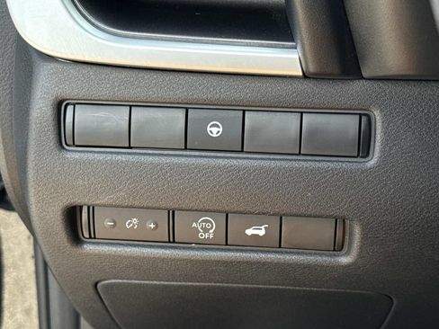 Certified 2024 Nissan Rogue SV FWD image 33