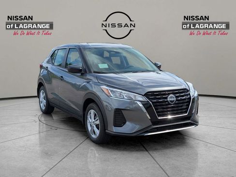 New 2025 Nissan Kicks Play S FWD image 3