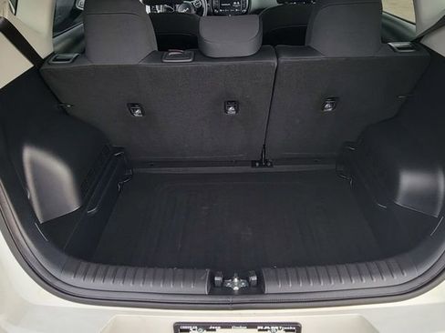 Used 2025 Kia Soul LX w/ LX Technology Package FWD image 11