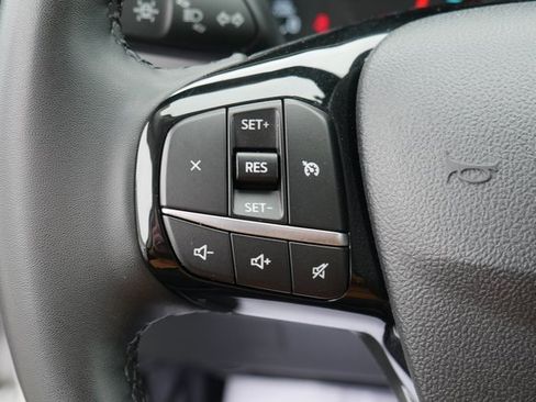 Used 2022 Ford Escape SE w/ Cold Weather Package image 16