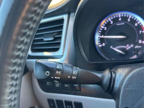 Used 2014 Toyota Highlander Limited w/ Driver Technology Package image 28