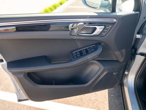 New 2026 Porsche Macan AWD/4WD image 11