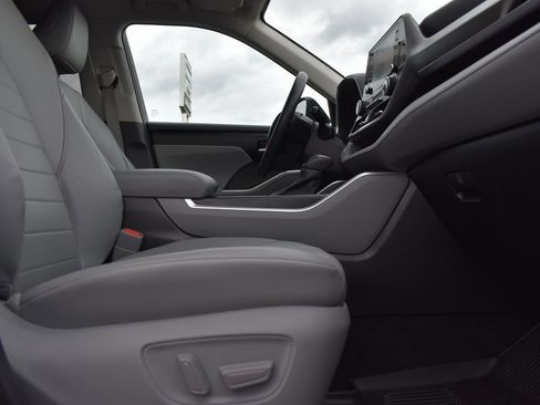 Used 2021 Toyota Highlander XLE image 11