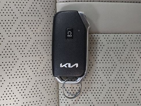 Used 2022 Kia Sorento S FWD image 32