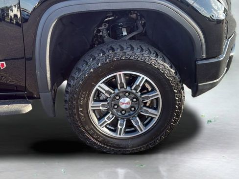Used 2024 GMC Sierra 1500 AT4 w/ Technology Package AWD/4WD image 27