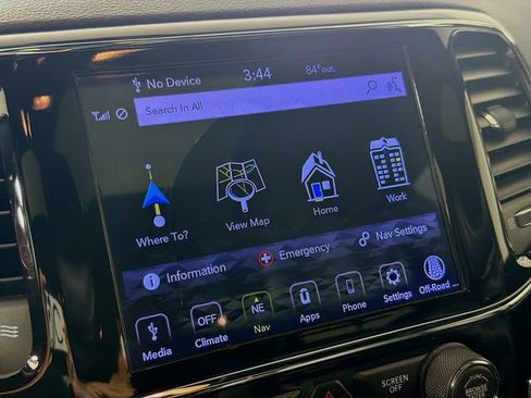 Used 2019 Jeep Grand Cherokee Limited AWD/4WD image 15