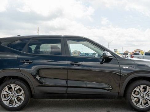 Used 2024 Kia Seltos LX AWD/4WD image 5