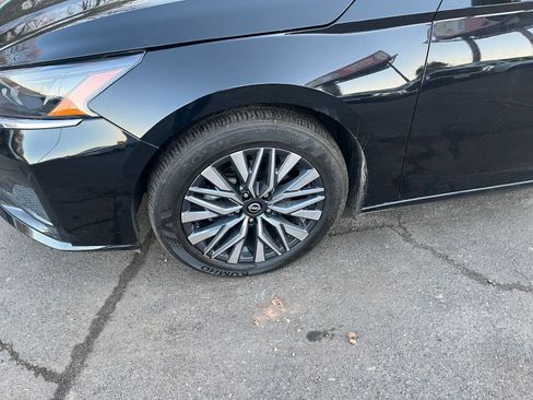 Used 2025 Nissan Altima 2.5 SV image 30