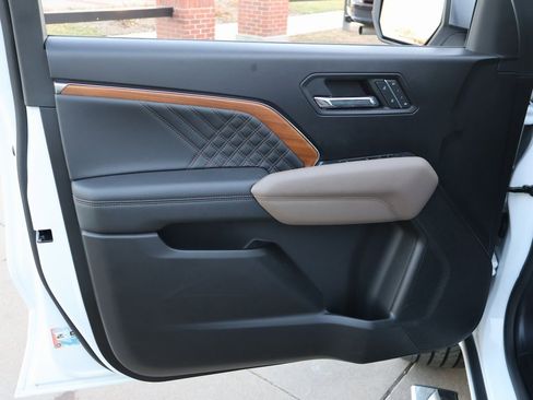 Used 2023 GMC Canyon Denali image 21