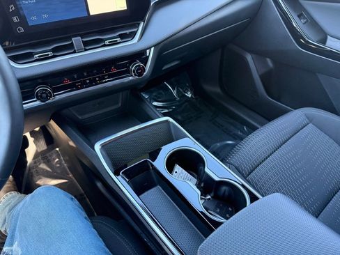 Used 2025 Chevrolet Equinox LT w/ Safety and Technology Package image 21