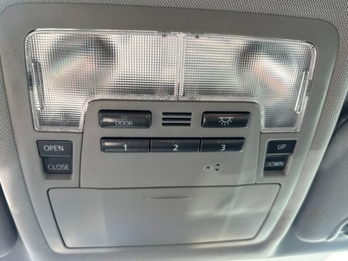 Used 2018 Toyota Highlander Limited image 6