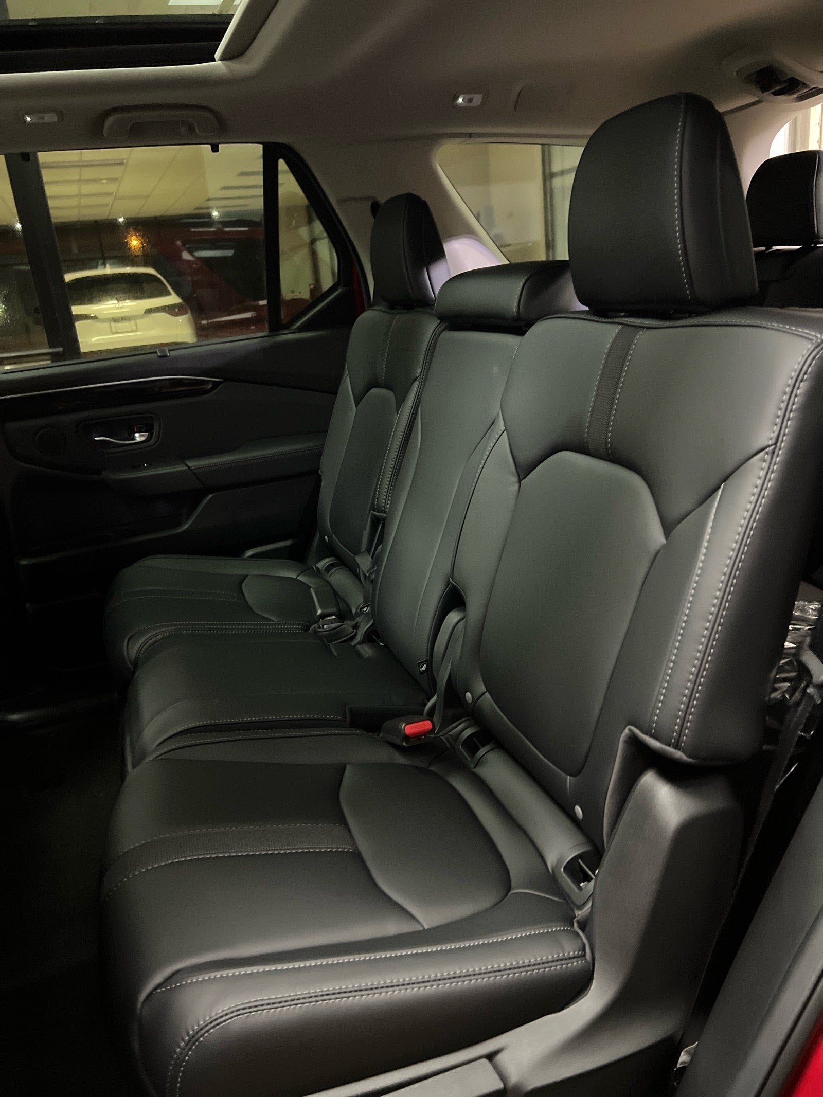Used 2025 Honda Pilot Touring image 9