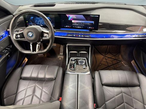 Certified 2024 BMW i7 xDrive60 w/ Executive Package AWD/4WD image 28