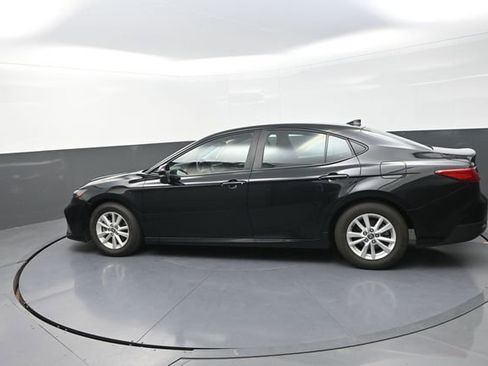 Used 2025 Toyota Camry LE image 48