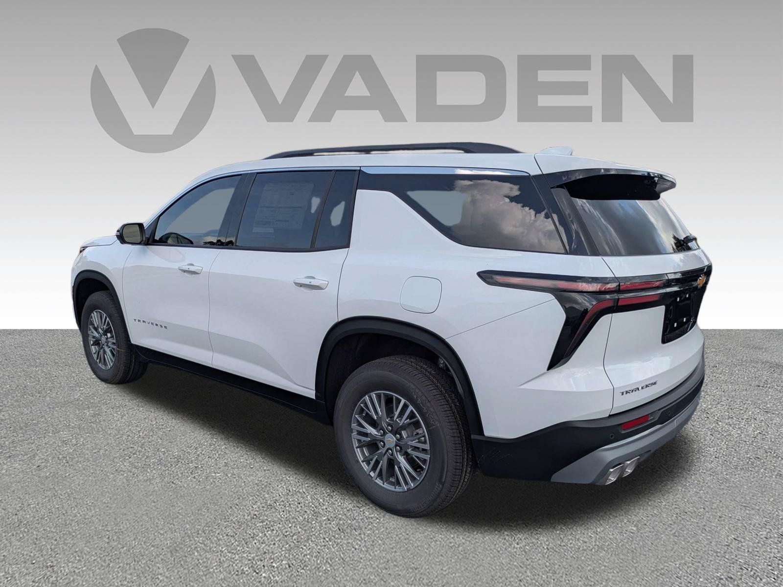 New 2027 Chevrolet Traverse LT w/ Driver Confidence Package FWD image 29