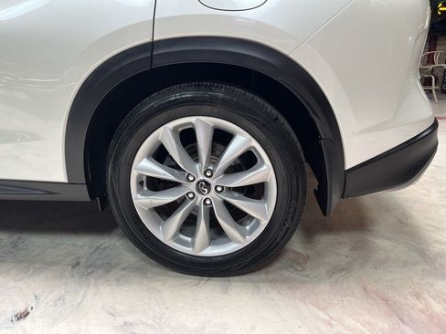 Used 2019 INFINITI QX50 Luxe w/ Cargo Package AWD/4WD image 33