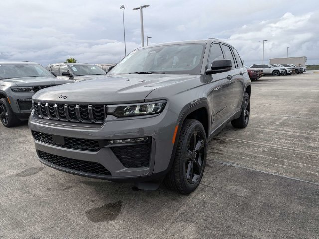 New 2027 Jeep Grand Cherokee Limited w/ Limited Altitude Package RWD image 8