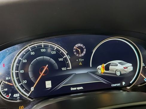 Used 2019 BMW 750i xDrive w/ Executive Package image 13