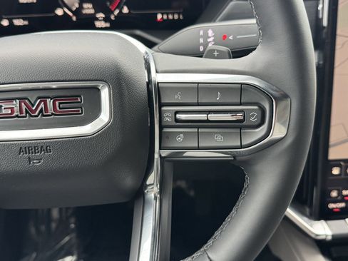 New 2025 GMC Acadia Elevation image 40