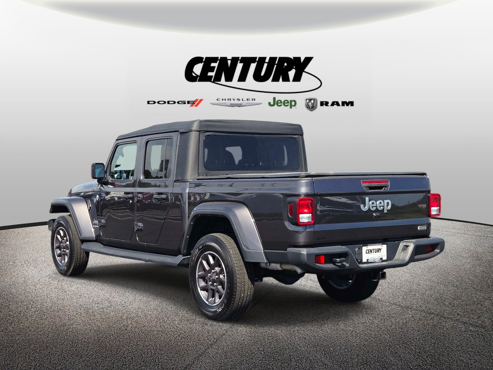 Used 2022 Jeep Gladiator Overland w/ Trailer Tow Package AWD/4WD image 6