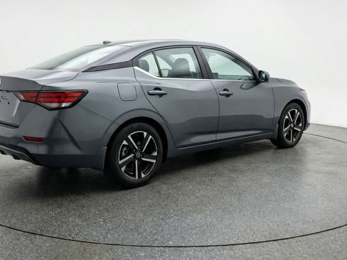 Used 2025 Nissan Sentra SV image 9