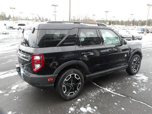 Used 2021 Ford Bronco Sport Outer Banks w/ Outer Banks Package (96D) image 5