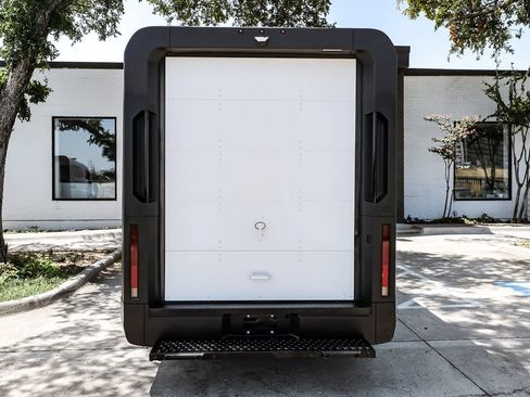 Used 2024 Chevrolet Brightdrop 600 w/ Commercial Equipment Package AWD/4WD image 8