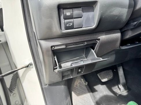 Used 2021 Toyota Highlander LE image 29