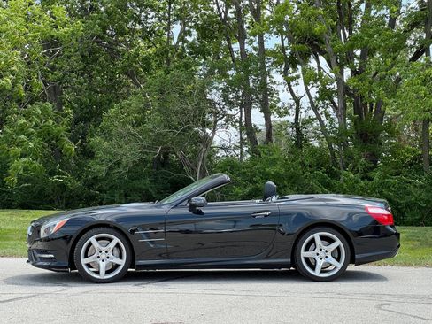 Used 2014 Mercedes-Benz SL 550 image 2