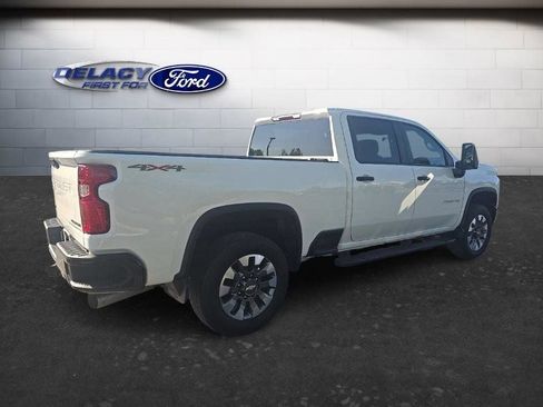 Used 2022 Chevrolet Silverado 2500 Custom w/ Custom Value Package AWD/4WD image 8