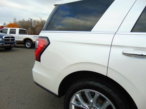 Used 2018 Ford Expedition Limited w/ Equipment Group 302A image 43