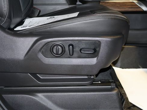 Used 2019 Chevrolet Silverado 1500 High Country w/ High Country Premium Package image 41