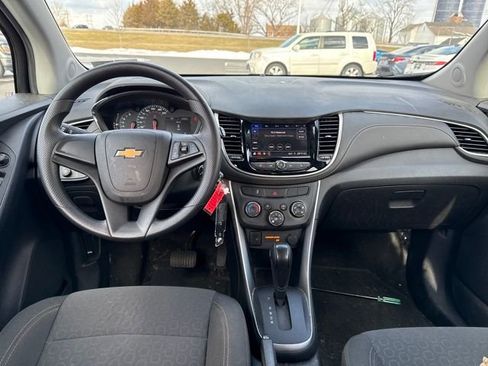 Used 2021 Chevrolet Trax LS image 9